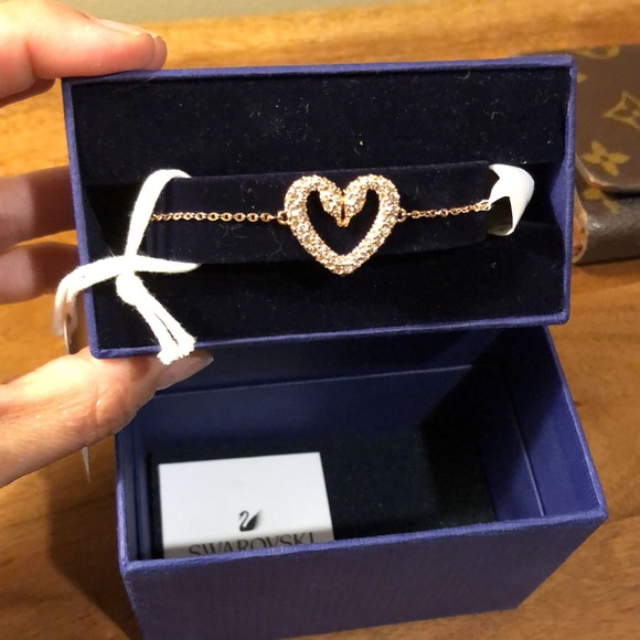 SWAROVSKI Crystal Una Heart Bracelet - Picture 3 of 6